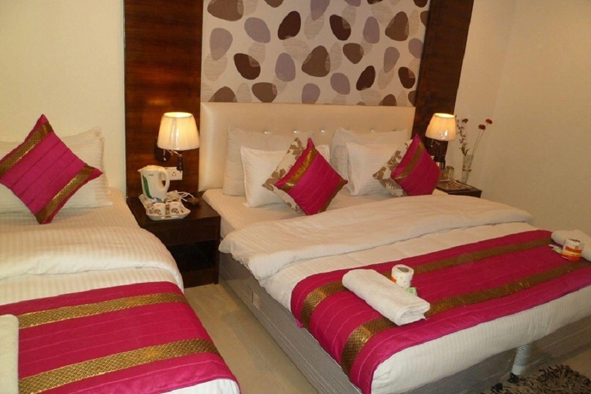 Hotel Arjun  Nueva Delhi Exterior foto